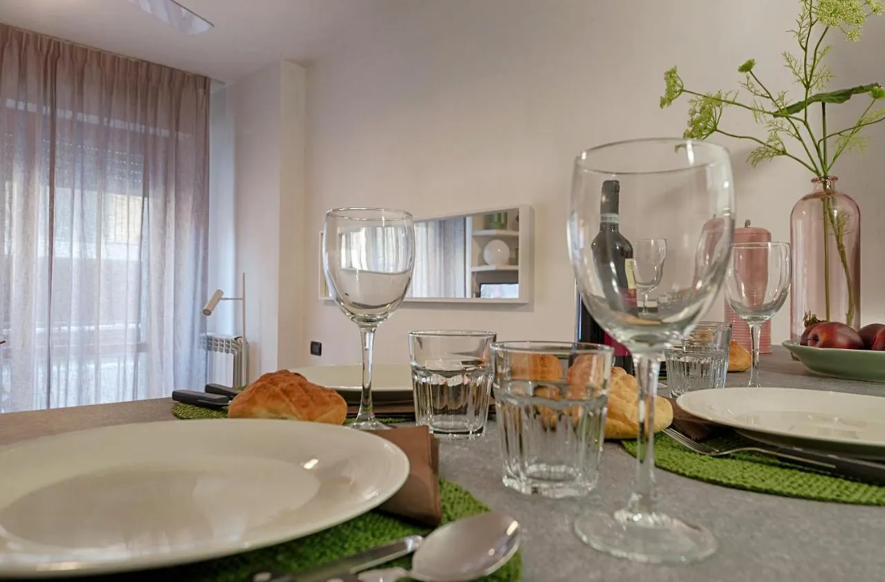 Modern Lakefront 1-Bedroom Apartment Acquaseria 0*,  Italia